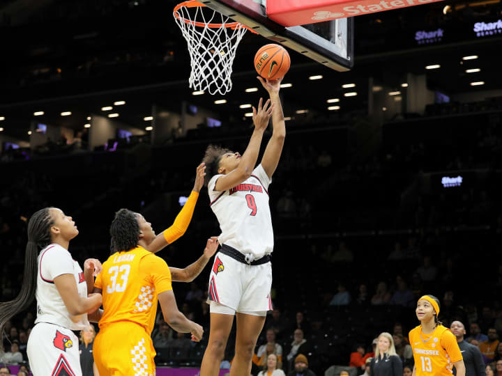 Unmetered Tennessee vs Louisville - Women's Championship Classic Photography